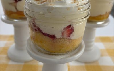 EASY Banana Pudding Cake Jars with Fresh Strawberries